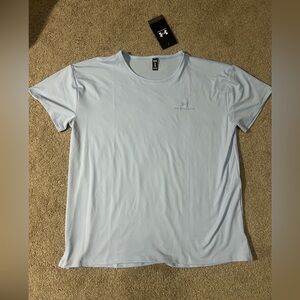 Under Armour Shirt size: small